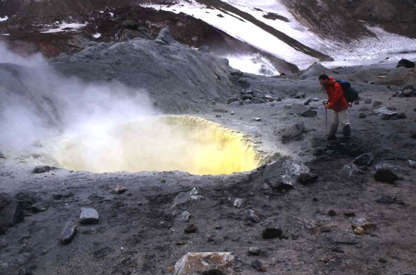 Le volcan Mutnovsky, en Extrême-Orient russe Le volcan Mutnovsky, en Extrême-Orient russe