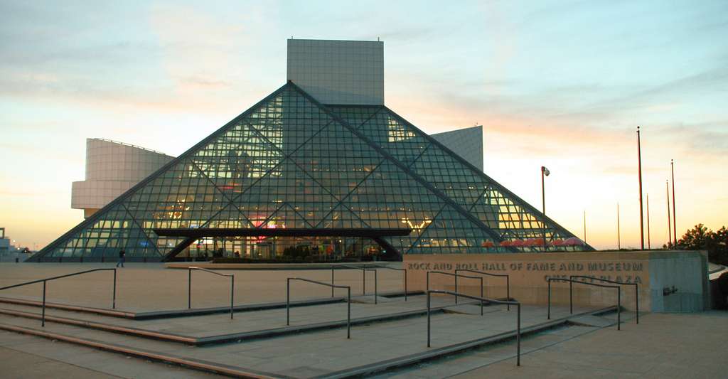Le Rock and Roll Hall of Fame, à Cleveland, aux États-Unis Le Rock and Roll Hall of Fame, à Cleveland, aux États-Unis