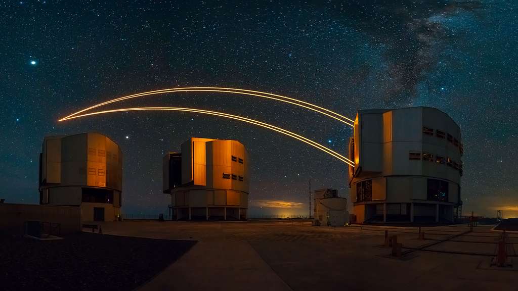 Des lasers dans le ciel de l’observatoire du Cerro Paranal Des lasers dans le ciel de l’observatoire du Cerro Paranal