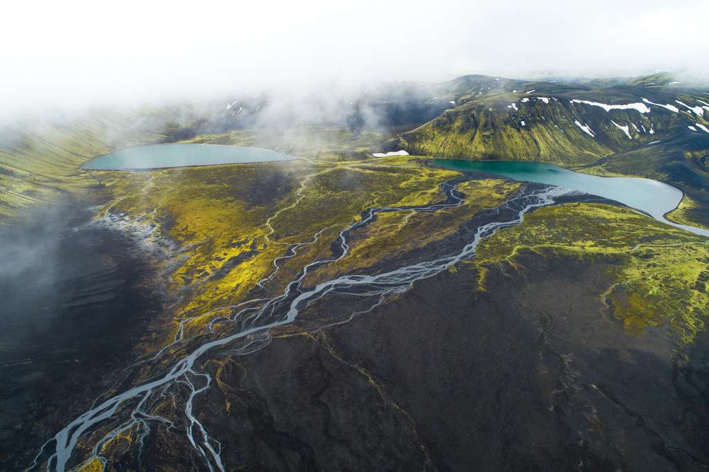 L'Islande vue du ciel : serpents d'eau L'Islande vue du ciel : serpents d'eau