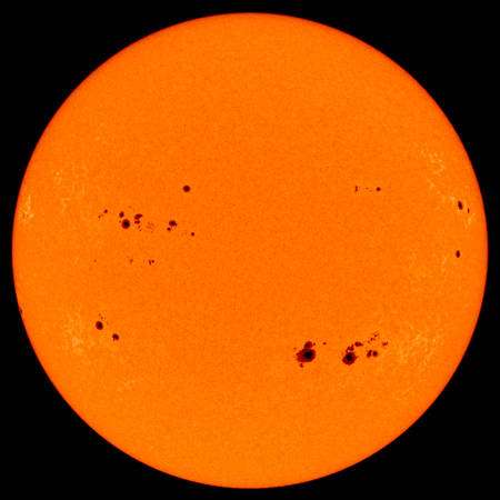 Le Soleil au maximum de son cycle en 2001. Crédit : ESA/NASA Solar and Heliospheric Observatory (SOHO)