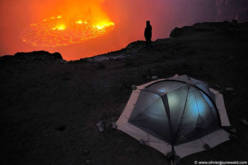 Le lac de lave du Nyiragongo au fond de son cratère Le lac de lave du Nyiragongo au fond de son cratère