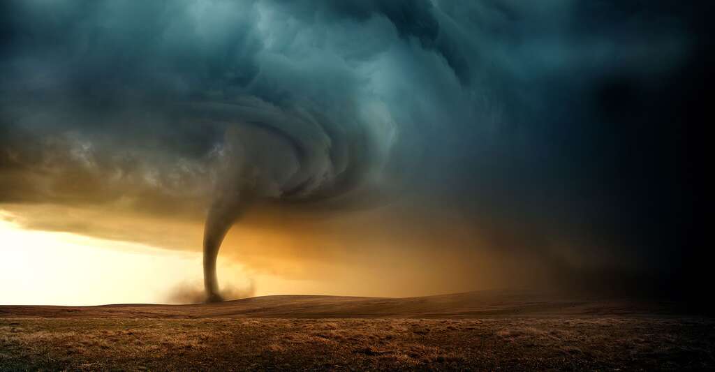 Le but de la modification du temps est de contrôler les phénomènes météorologiques tels cette tornade. © Solarseven, Shutterstock 
