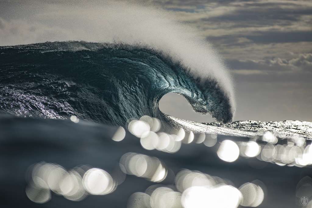 Une vague scintillante