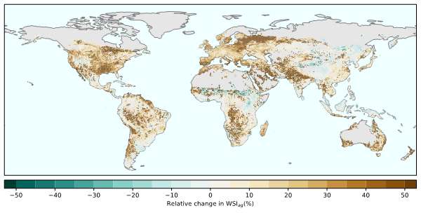 Si nos émissions de gaz à effet de serre ne ralentissent pas, les terres agricoles seront de plus en plus touchées par des manques d’eau. Et ce, d’ici 2050. © Liu et al., Earth’s Future