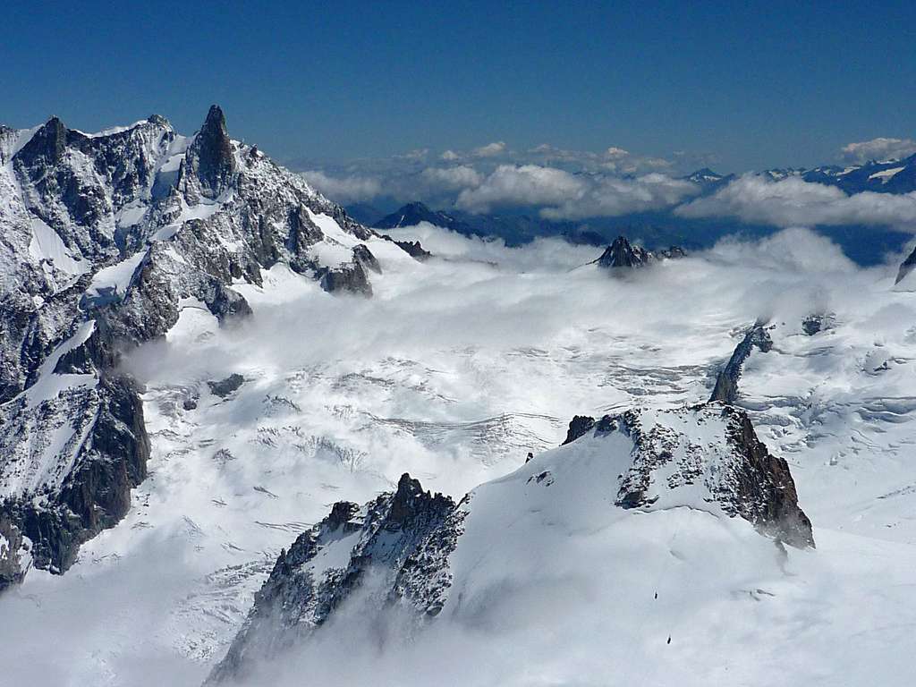 Le glacier du Géant au cœur de la polémique franco-italienne Le glacier du Géant au cœur de la polémique franco-italienne