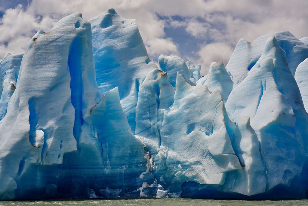 Le glacier Grey, un glacier au bord de la rupture Le glacier Grey, un glacier au bord de la rupture