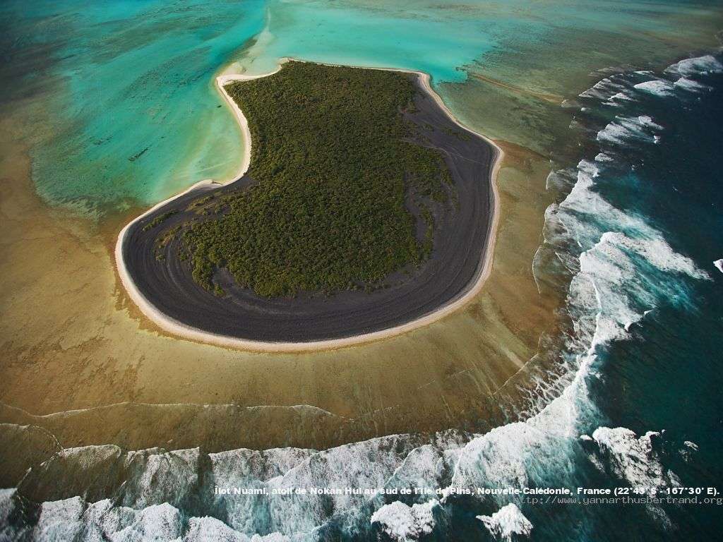 Ilot Nuami, atoll de Nokan Hui au sud de l'ile de Pins, Nouvelle-Calédonie Ilot Nuami, atoll de Nokan Hui au sud de l'ile de Pins, Nouvelle-Calédonie