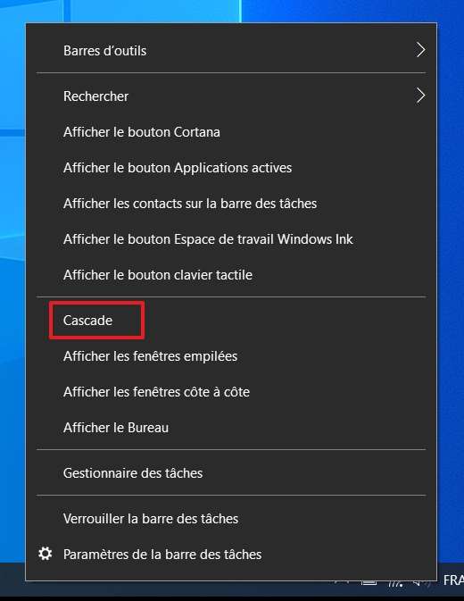 Faites un clic droit sur un espace libre de la barre des tâches et sélectionnez « Cascade ». © Microsoft