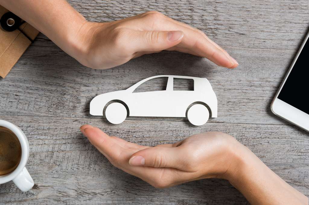 Assurer son véhicule est une obligation. Un comparateur d'assurances automobile en ligne permet de faire le bon choix selon ses propres critères de prix et de garanties. © Rido, Adobe Stock