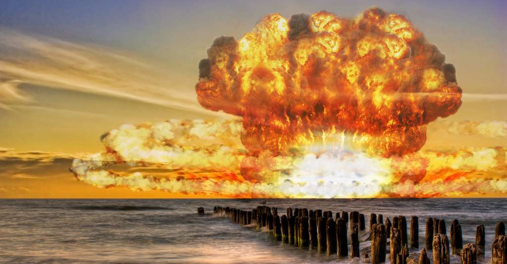 Il est &agrave; noter que les cyclones ou les explosions nucl&eacute;aires peuvent aussi provoquer des d&eacute;sastres marins de type tsunami en donnant naissance &agrave; une vague soudaine, &eacute;norme et d&eacute;vastatrice. &copy; sdecoret, Fotolia