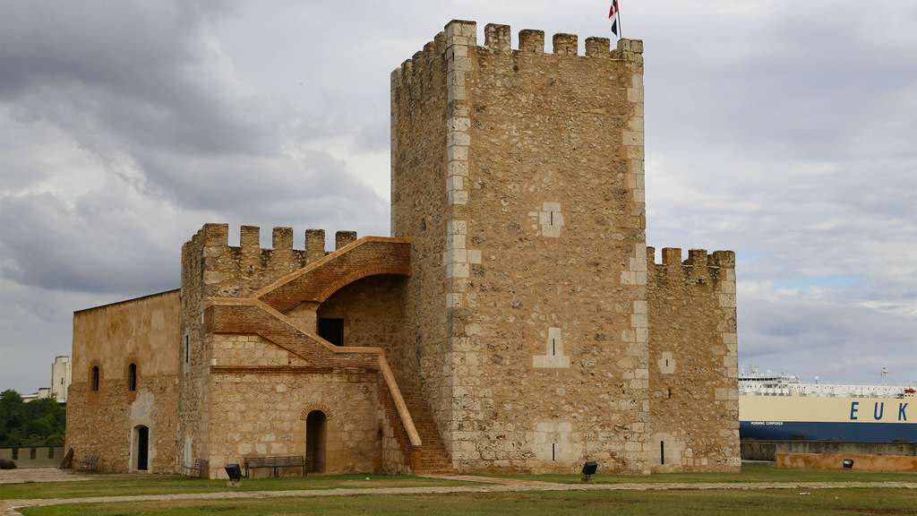 La forteresse Ozama, à Saint-Domingue La forteresse Ozama, à Saint-Domingue
