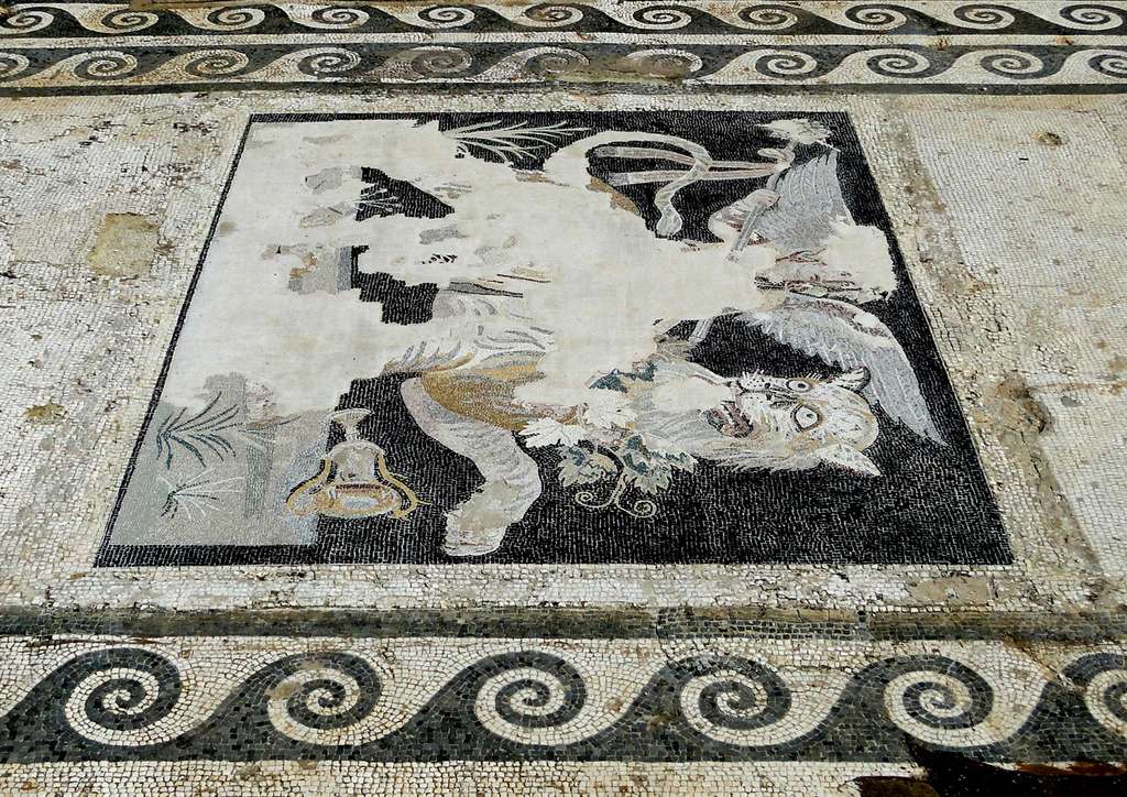 Céramique dans le temple de Dionysos. © Gagnon, cc by nc 3.0