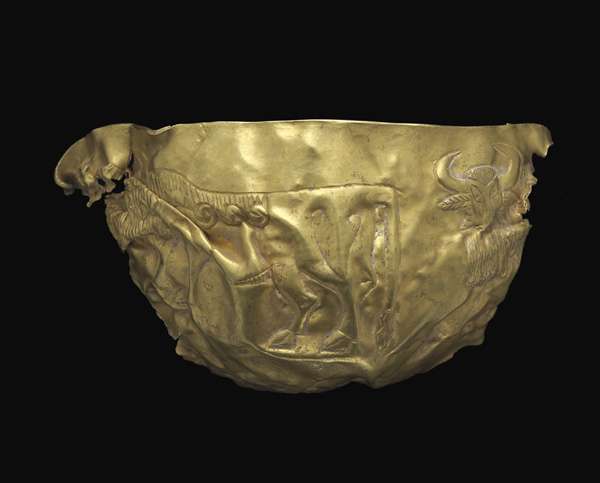 Bol à décor de taureaux barbus, de l'âge du bronze Bol à décor de taureaux barbus, de l'âge du bronze