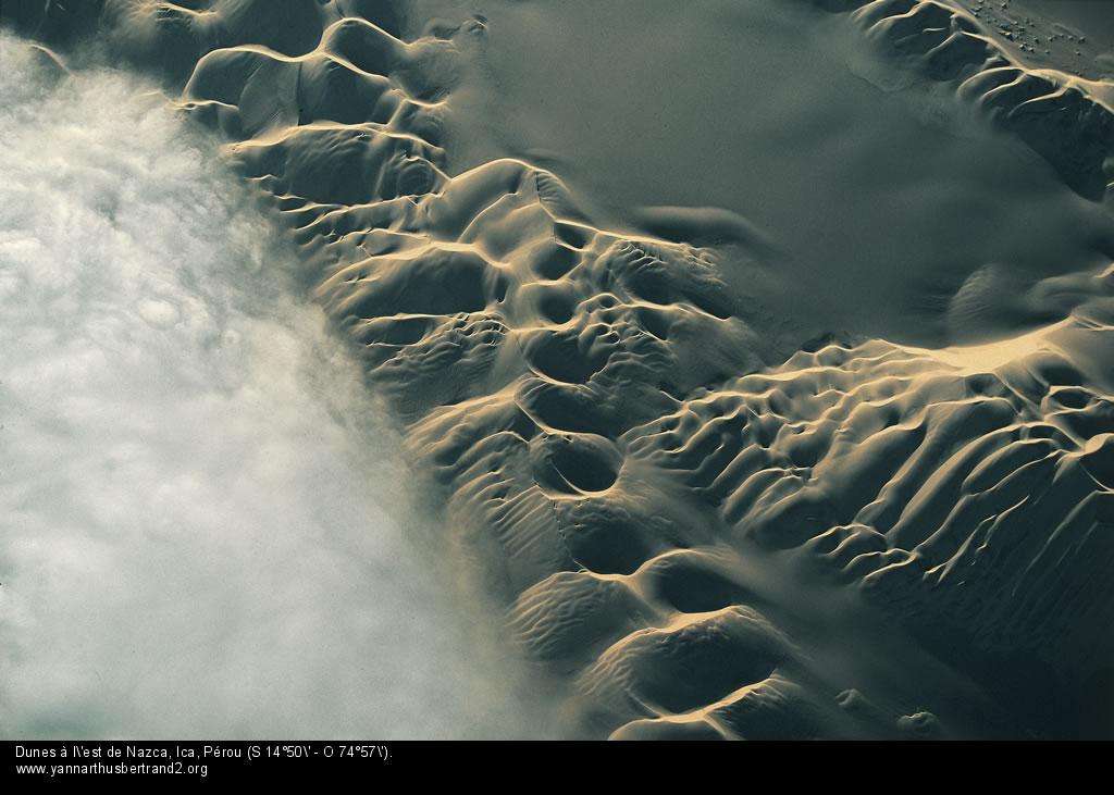 Dunes à l’est de Nazca, Ica, Pérou Dunes à l’est de Nazca, Ica, Pérou