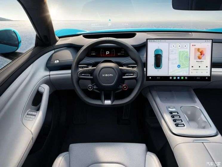 L’intérieur de la SU7 est dotée de nombreux boutons physiques accessibles immédiatement par le conducteur.© AutoHome