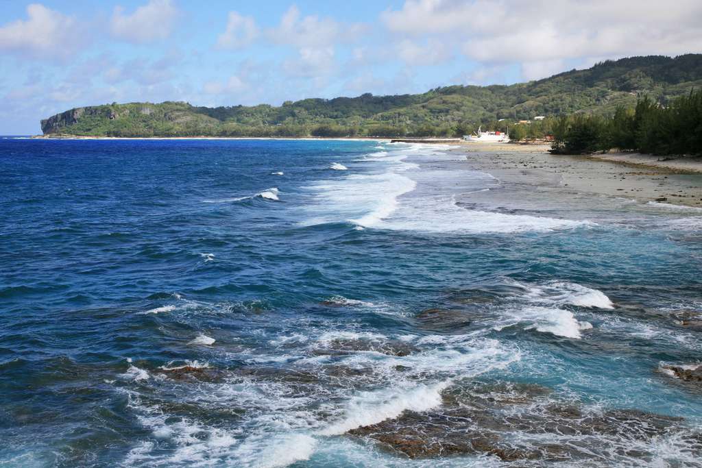 Baie d’Avera sur l’île de Rurutu Baie d’Avera sur l’île de Rurutu