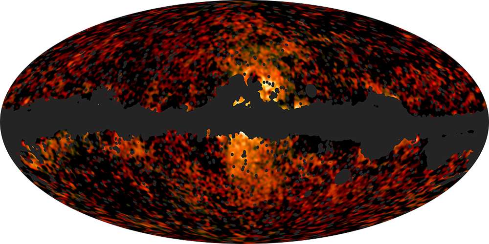 Cartes du ciel présentant la distribution spatiale du « voile micro-onde » réalisées avec les observations à 30 et 44 GHz de l'instrument LFI du satellite Planck. L'intensité de ce voile galactique reste faible comparée à l'émission globale qui est ici masquée dans les régions où elle domine très largement. © Esa/Consortia HFI/LFI