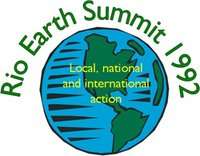 Le Sommet de la Terre, en 1992, a scellé un engagement international en faveur de la protection de l'environnement. Le Sommet de la Terre, en 1992, a scellé un engagement international en faveur de la protection de l'environnement.