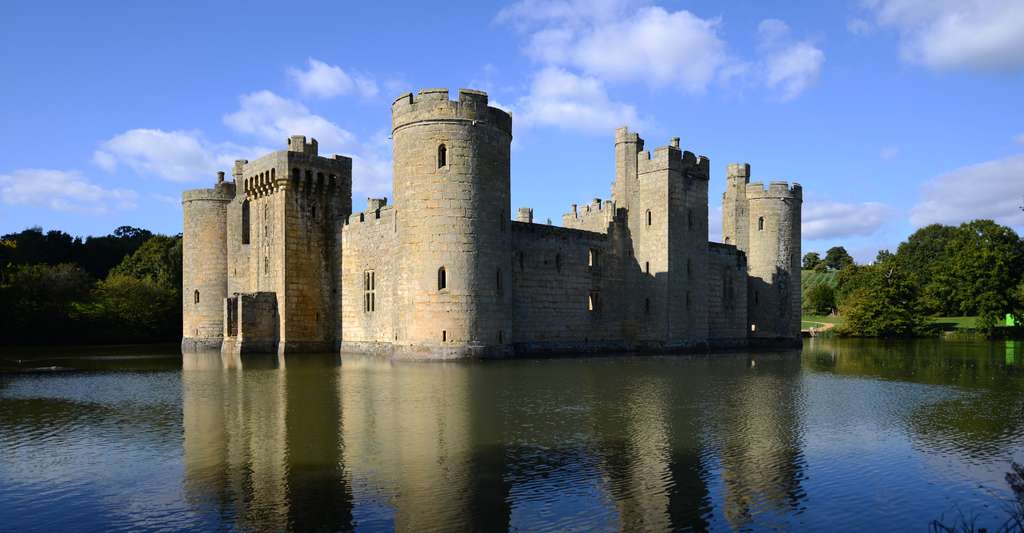 Le château de Bodiam, en Angleterre Le château de Bodiam, en Angleterre