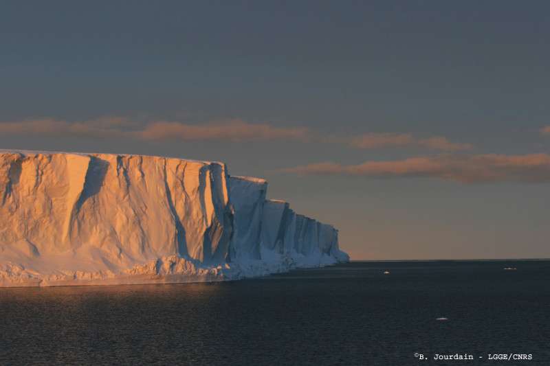 Iceberg tabulaire Iceberg tabulaire