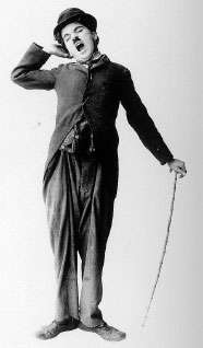 Charlie Chaplin en plein bâillement. © DP Charlie Chaplin en plein bâillement. © DP