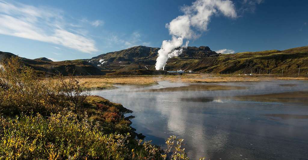Centrale géothermique. © Jon Gretarsson, Wikimedia commons, CC by-sa 3.0