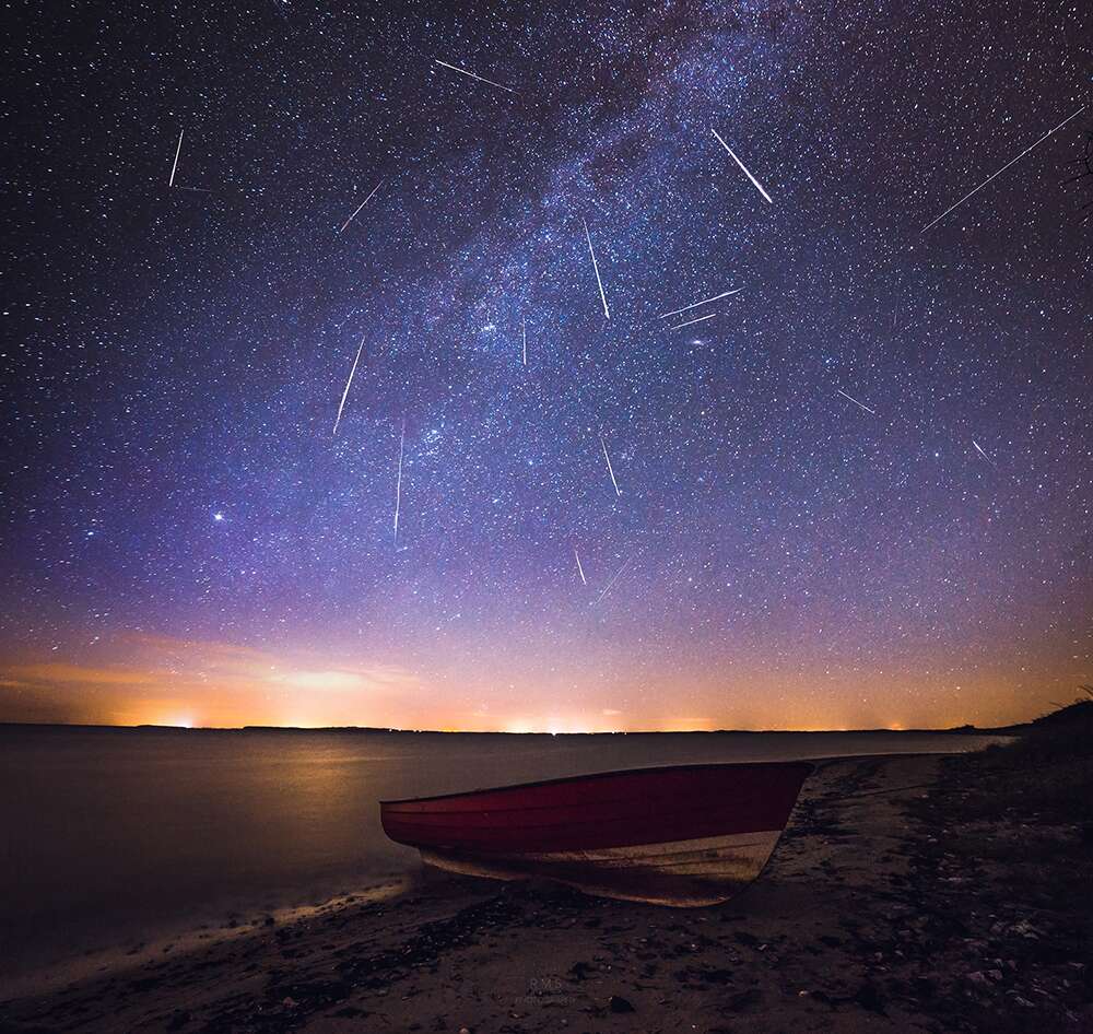 Un ciel zébré d'étoiles filantes Un ciel zébré d'étoiles filantes