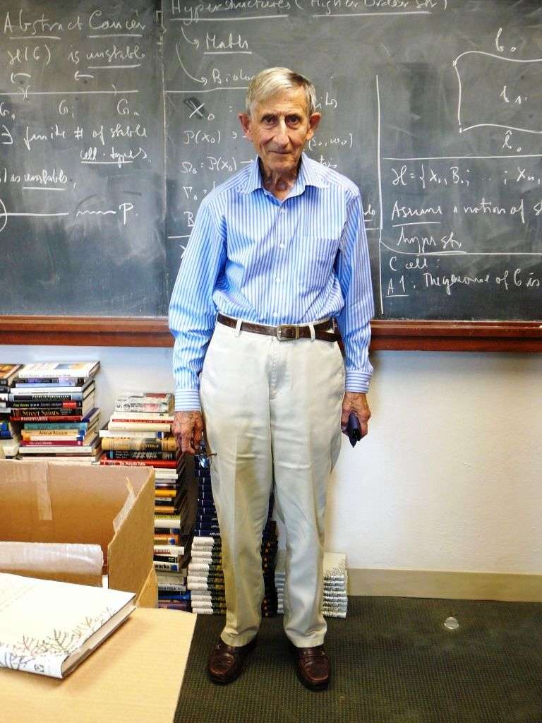 Freeman Dyson a prophétisé qu'un âge d'or basé sur une énergie solaire abondante et peu coûteuse adviendrait au XXIe siècle. L'histoire lui donnera-t-elle raison ? © Monroem, Wikipédia, cc by sa 3.0