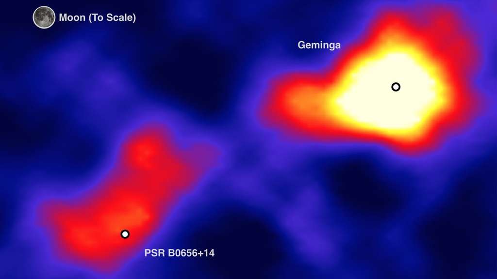 Deux pulsars bien visibles par leurs émissions, PSR B0656+14 (à gauche) et Geminga (à droite). En haut à gauche, la taille de la Lune sur la voûte céleste donne l'échelle de l'image formée par le High-Altitude Water Cherenkov Gamma-Ray Observatory (Hawc). © John Pretz