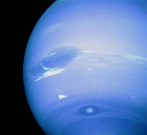 Gros plan sur Neptune par Voyager 2 le 25 août 1989.