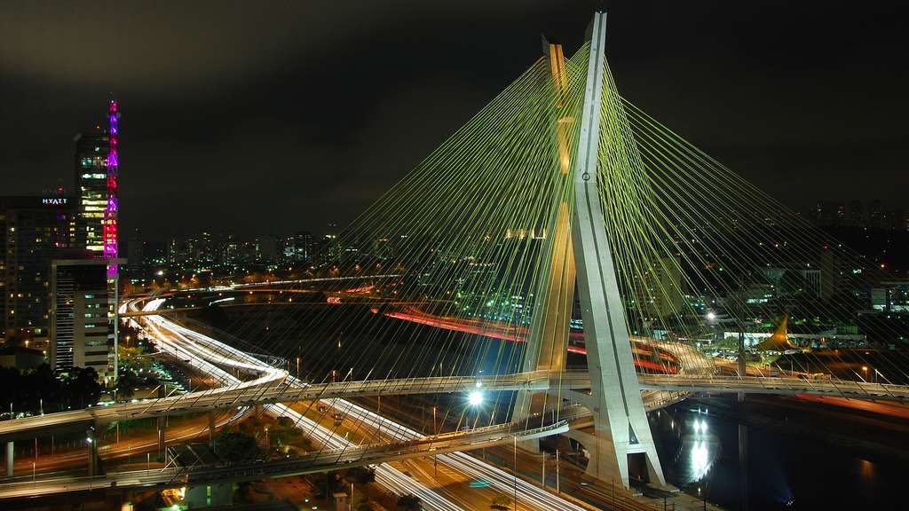 Le pont Octávio Frias de Oliveira et ses haubans Le pont Octávio Frias de Oliveira et ses haubans