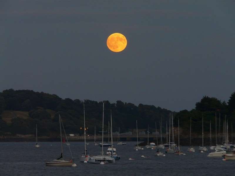 Photo Lever De Pleine Lune En Bretagne