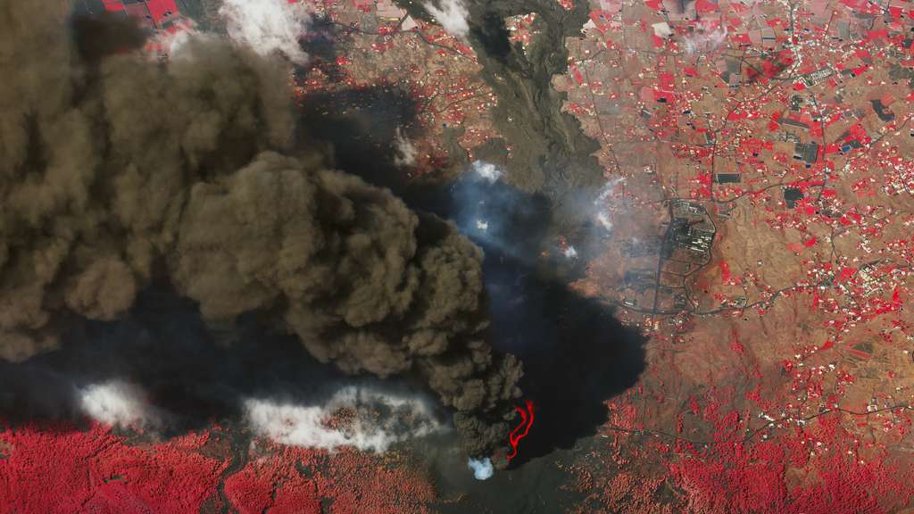 Éruption strombolienne du volcan Cumbre Vieja aux Canaries. © 2021, Planet Labs Inc.