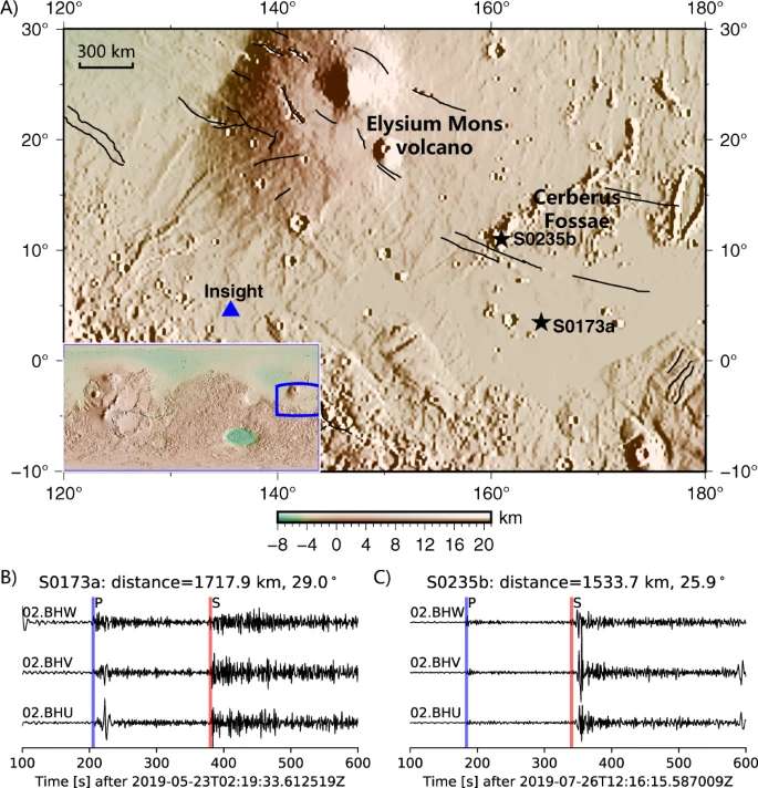 Site d'atterrissage d'InSight (triangle bleu) et localisation des deux évènements sismiques majeurs identifiés. © Sun et al, 2022