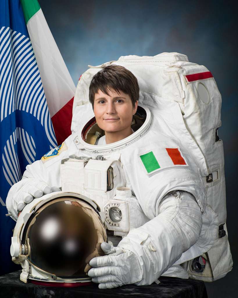 L'astronaute Samantha Cristoforetti dans son scaphandre. Sa mission débutera en avril 2022. © ESA