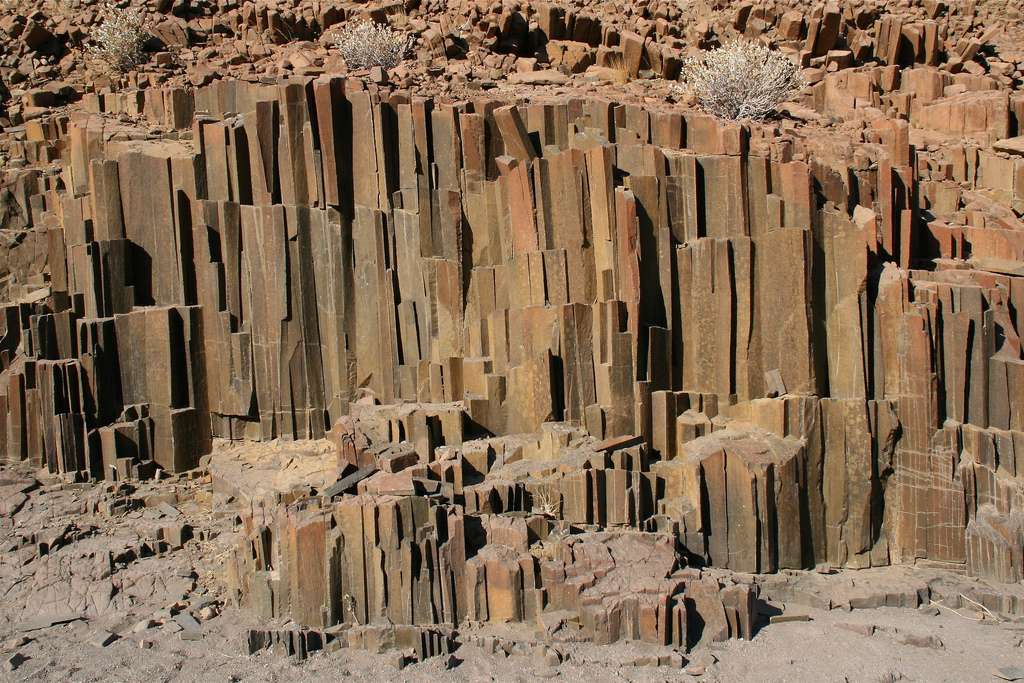Tuyaux d'orgues de dolérite, dans le Damaraland Tuyaux d'orgues de dolérite, dans le Damaraland