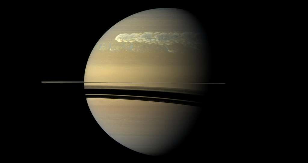 Une tempête géante sur Saturne Une tempête géante sur Saturne