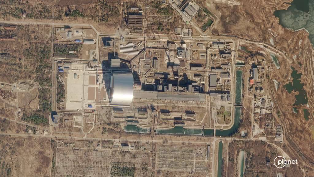 La centrale de Tchernobyl avec son sarcophage, survolée le 26 février par un satellite de Planet alors que la Russie a pris le contrôle de la région. © 2022 Planet Labs PBC