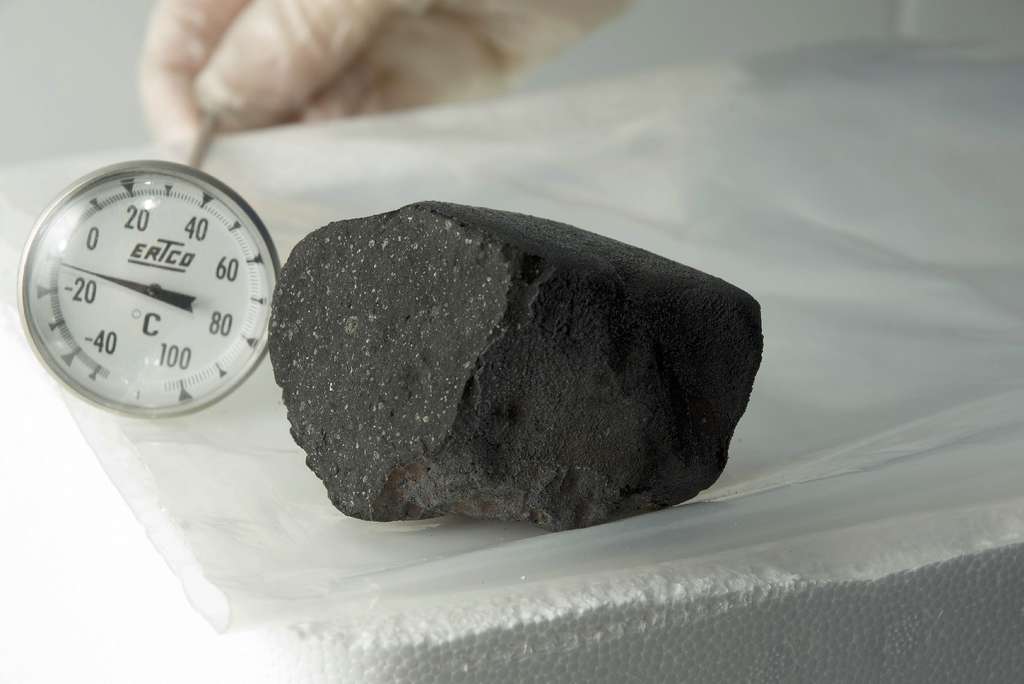 Fragment de la météorite du lac Tagish. © Michael Holly, Creative Services, University of Alberta
