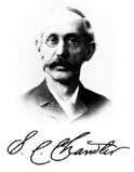 Portrait autographié de Seth Carlo Chandler, Jr. (1846–1913). © Domaine public Portrait autographié de Seth Carlo Chandler, Jr. (1846–1913). © Domaine public