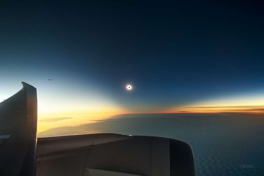 Photographie de l'éclipse totale visible depuis l'Antarctique. © Petr Horálek, ESO, Ambassador, Inst. of Physics in Opava