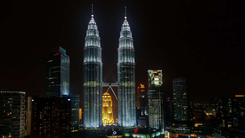 Les tours Petronas de Kuala Lumpur, les jumelles les plus hautes du monde Les tours Petronas de Kuala Lumpur, les jumelles les plus hautes du monde