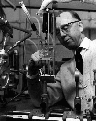  Le chimiste Edwin Hort, découvreur des électrons hydratés. Crédit : Argonne Laboratory