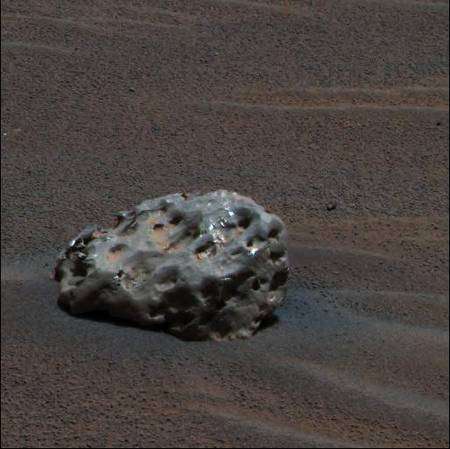 Une météorite métallique sur Mars. Crédit : Nasa