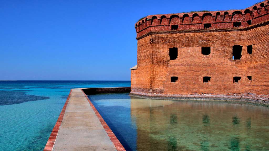 Le fort Jefferson, au parc national sec de Tortugas Le fort Jefferson, au parc national sec de Tortugas