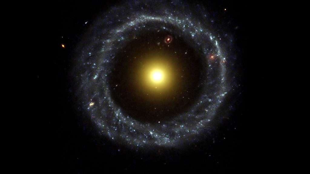 L'objet de Hoag, une mystérieuse galaxie à anneau L'objet de Hoag, une mystérieuse galaxie à anneau