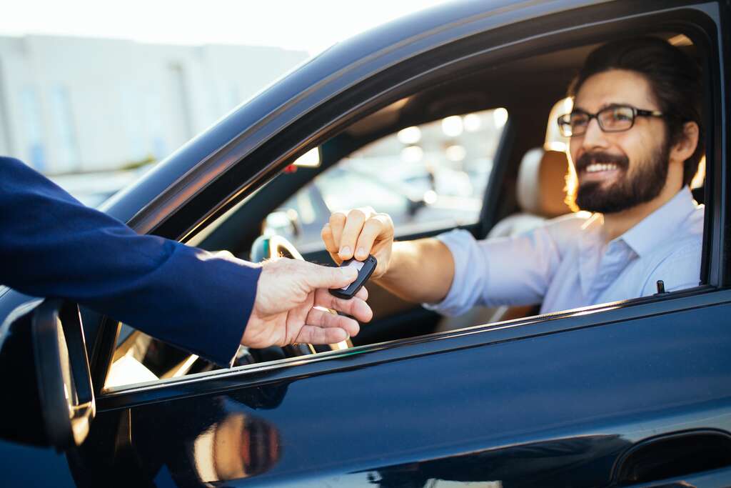 Après avoir acheté une voiture, il faudra songer à son entretien. © hedgehog94, Adobe Stock