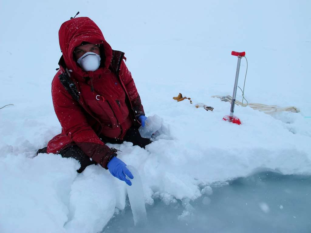 Prélèvement d'échantillons de glace Prélèvement d'échantillons de glace