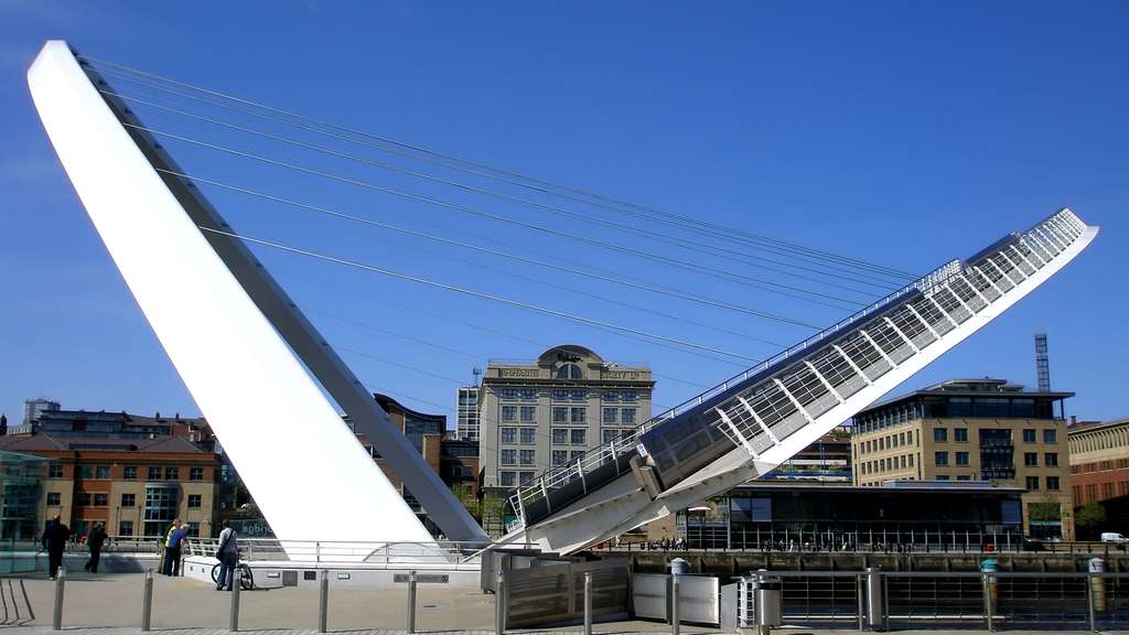 Le pont du Millenium de Gateshead, un pont basculant Le pont du Millenium de Gateshead, un pont basculant
